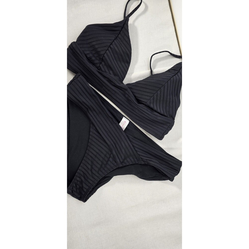Two Piece Swimwear Woman's Black Bathing Suit Medium.  Size Women's Medium